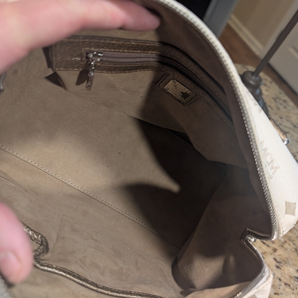 MCM Princess Lion Boston Bag Priced to sell. Vintage. Authentic - Picture 8 of 9